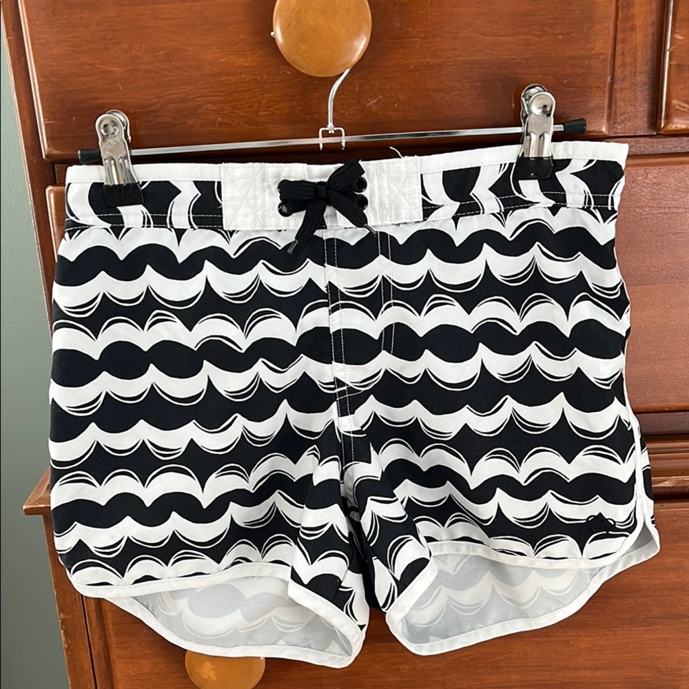 OP Black and White Wave Pattern Shorts